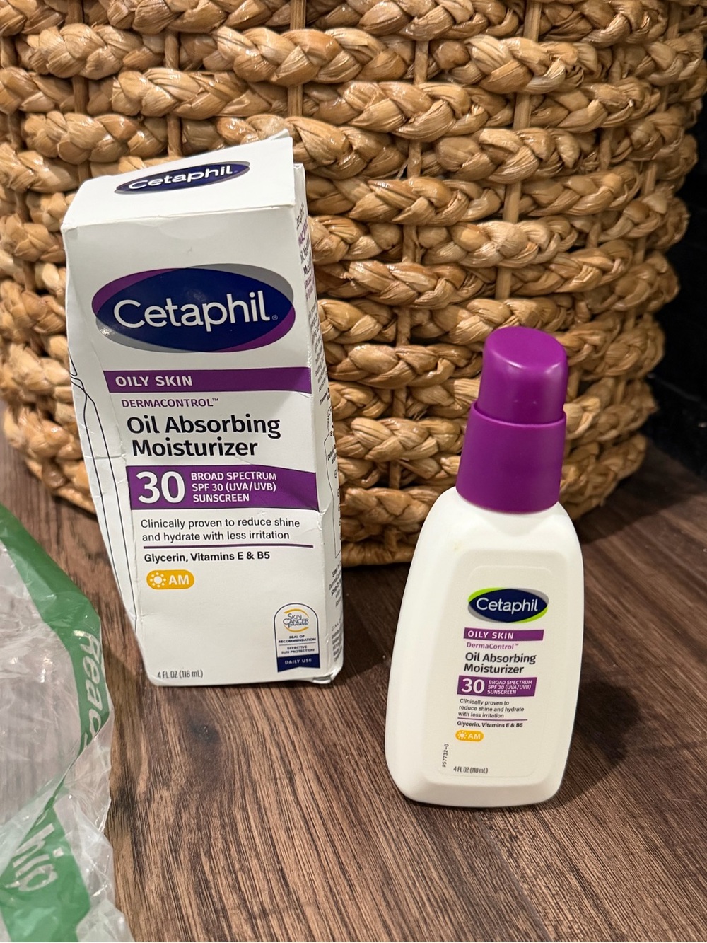 Cetaphil Derma Control Oil Absorbing Moisturizer With Sunscreen SPF 30 4oz/118ml